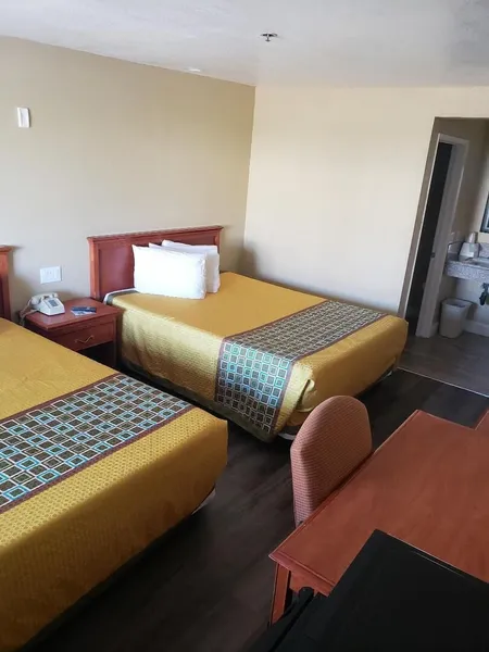 University Inn hotel detail image 6