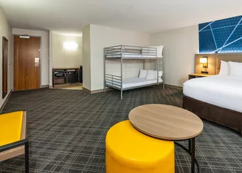 Comfort Inn & Suites Barrie hotel thumbnail 8