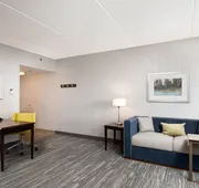 Hampton Inn & Suites Barrie hotel detail image 5