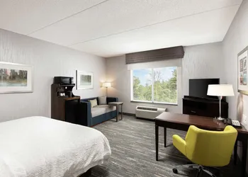 Hampton Inn & Suites Barrie hotel thumbnail 8