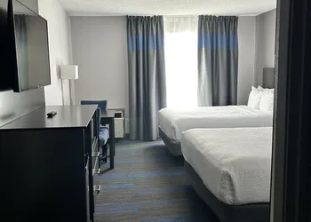 Days Inn by Wyndham Barrie hotel thumbnail 3