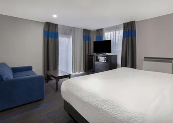 Days Inn by Wyndham Barrie hotel thumbnail 5