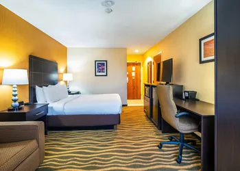 Quality Inn hotel thumbnail 8