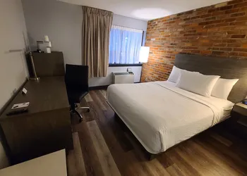 Travelodge by Wyndham Barrie hotel thumbnail 5