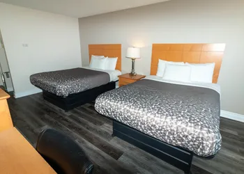 Borden Inn & Suites hotel thumbnail 7
