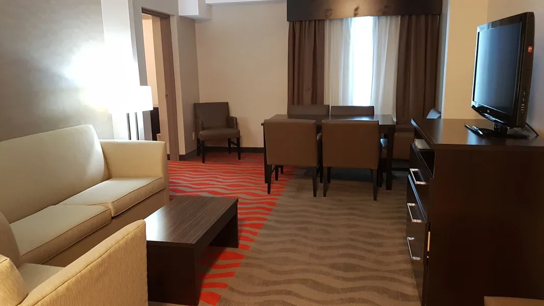Holiday Inn Express Hotel & Suites Barrie by IHG hotel detail image 2