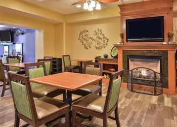 Hampton Inn Harrisonburg - South hotel thumbnail 2