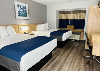 Microtel Inn & Suites by Wyndham Tuscaloosa East hotel thumbnail 6
