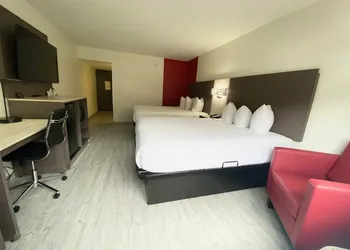 Ramada by Wyndham Tuscaloosa hotel thumbnail 7