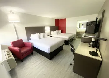 Ramada by Wyndham Tuscaloosa hotel thumbnail 8