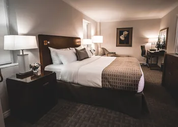 Lord Elgin Hotel hotel thumbnail 3