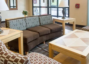 Quality Inn and Suites hotel thumbnail 3