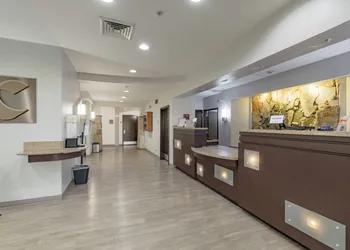 Comfort Suites Perrysburg - Toledo South hotel thumbnail 3