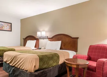 Econo Lodge Holland - Toledo hotel thumbnail 5