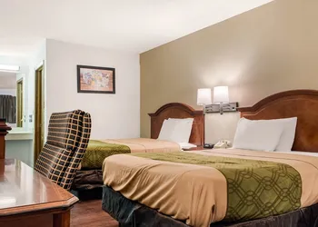 Econo Lodge Holland - Toledo hotel thumbnail 6