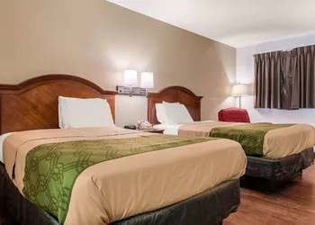 Econo Lodge Holland - Toledo hotel thumbnail 8