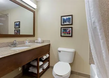 Springplace Inn & Suites hotel thumbnail 7