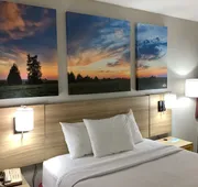 Days Inn by Wyndham Kingdom City hotel detail image 3