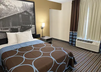 Super 8 by Wyndham Columbia Clark Lane hotel thumbnail 7
