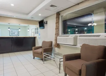 Super 8 by Wyndham Augusta hotel thumbnail 2