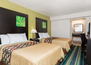 Super 8 by Wyndham Augusta hotel thumbnail 3