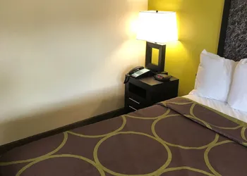 Super 8 by Wyndham Augusta hotel thumbnail 8