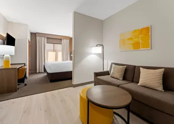 Comfort Suites Augusta Riverwatch hotel thumbnail 8