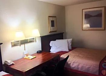 Super 8 by Wyndham Augusta/Ft Eisenhower Area hotel thumbnail 5