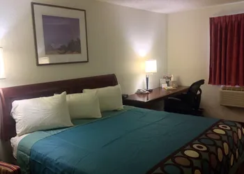 Super 8 by Wyndham Augusta/Ft Eisenhower Area hotel thumbnail 6