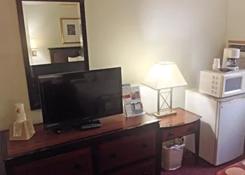 Super 8 by Wyndham Augusta/Ft Eisenhower Area hotel thumbnail 7