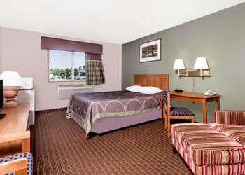 Super 8 by Wyndham Augusta/Ft Eisenhower Area hotel thumbnail 8