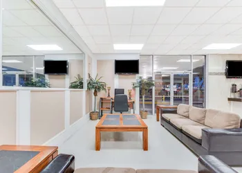 Days Inn & Suites by Wyndham Laredo hotel thumbnail 2
