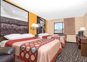 Super 8 by Wyndham Rochester Mayo Clinic Area hotel thumbnail 3