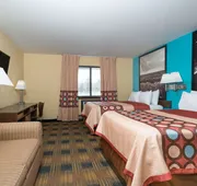 Super 8 by Wyndham Rochester Mayo Clinic Area hotel detail image 4
