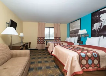 Super 8 by Wyndham Rochester Mayo Clinic Area hotel thumbnail 4