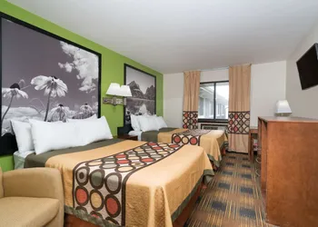 Super 8 by Wyndham Rochester Mayo Clinic Area hotel thumbnail 5
