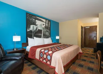 Super 8 by Wyndham Rochester Mayo Clinic Area hotel thumbnail 6