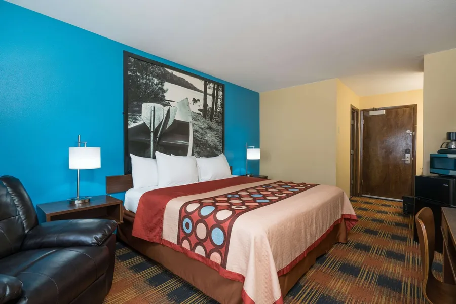 Super 8 by Wyndham Rochester Mayo Clinic Area hotel detail image 6