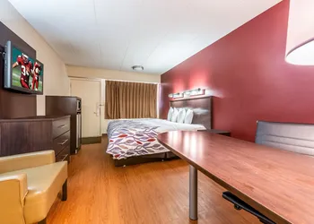 Red Roof Inn Merrillville hotel thumbnail 5