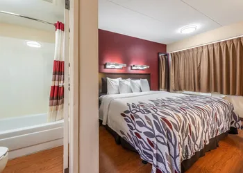 Red Roof Inn Merrillville hotel thumbnail 8