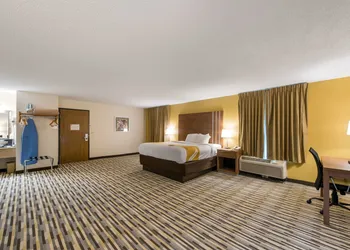 Quality Inn Michigan City South hotel thumbnail 5