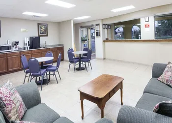 Knights Inn Murfreesboro hotel thumbnail 3