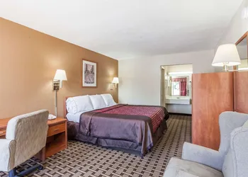 Knights Inn Murfreesboro hotel thumbnail 7