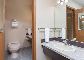Shilo Inn Suites Hotel - Bend hotel thumbnail 8