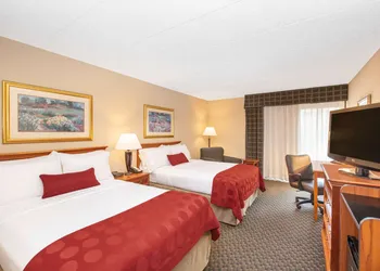 Ramada by Wyndham Midtown Grand Island hotel thumbnail 5