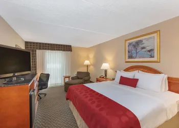 Ramada by Wyndham Midtown Grand Island hotel thumbnail 7