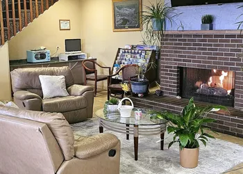 Grizzly Inn hotel thumbnail 4