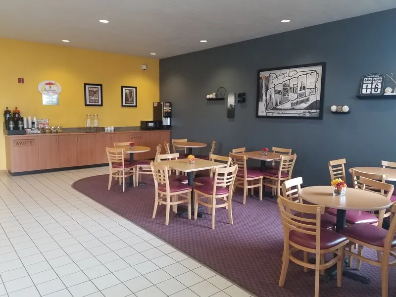 Super 8 by Wyndham Redmond hotel detail image 2