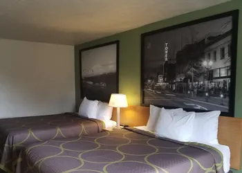 Super 8 by Wyndham Redmond hotel thumbnail 5