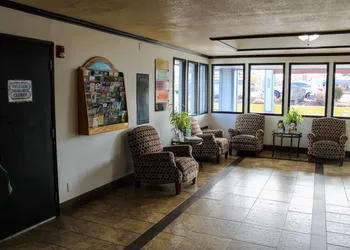 Days Inn by Wyndham Bend hotel thumbnail 5